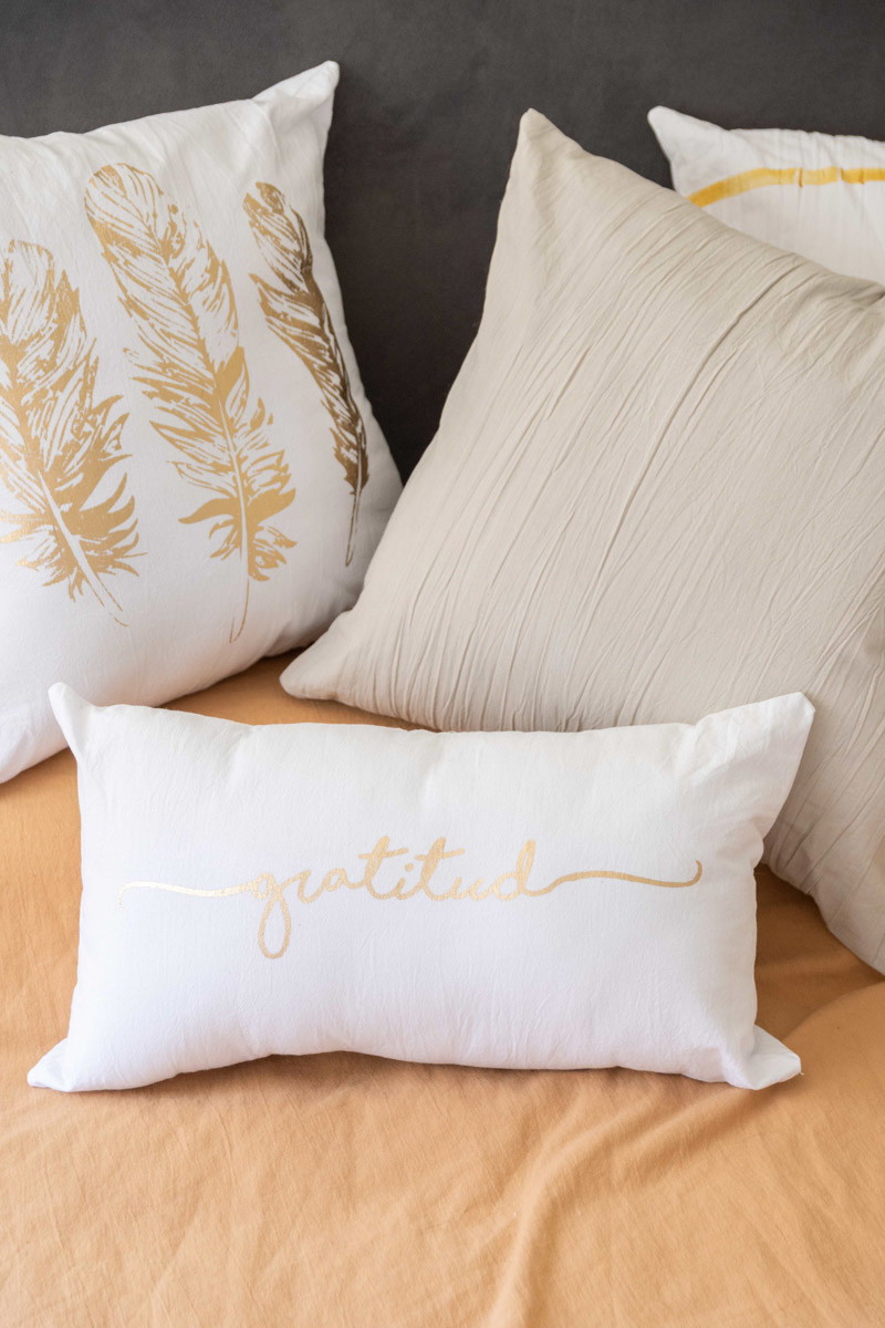 Almohadon Estampa Dorado Gratitud 30x50
