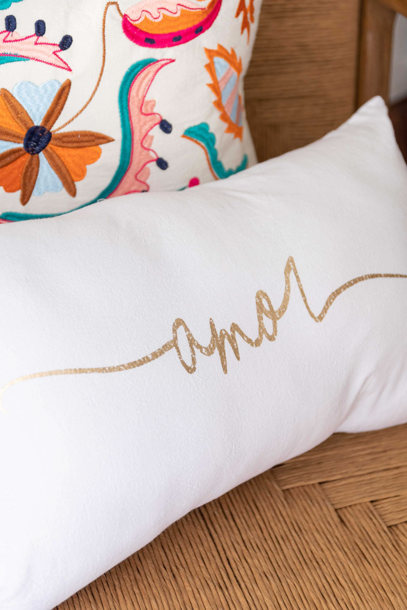 Almohadon Estampa Dorado Amor 30x50