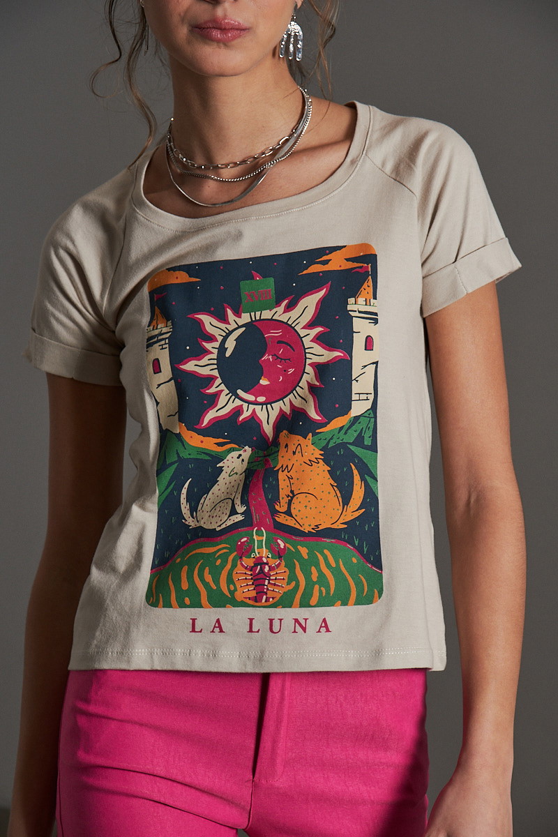 Remera MC Luna