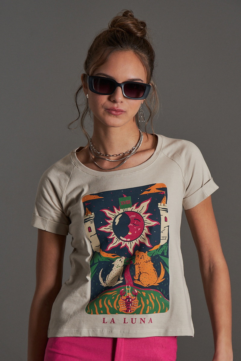 Remera MC Luna