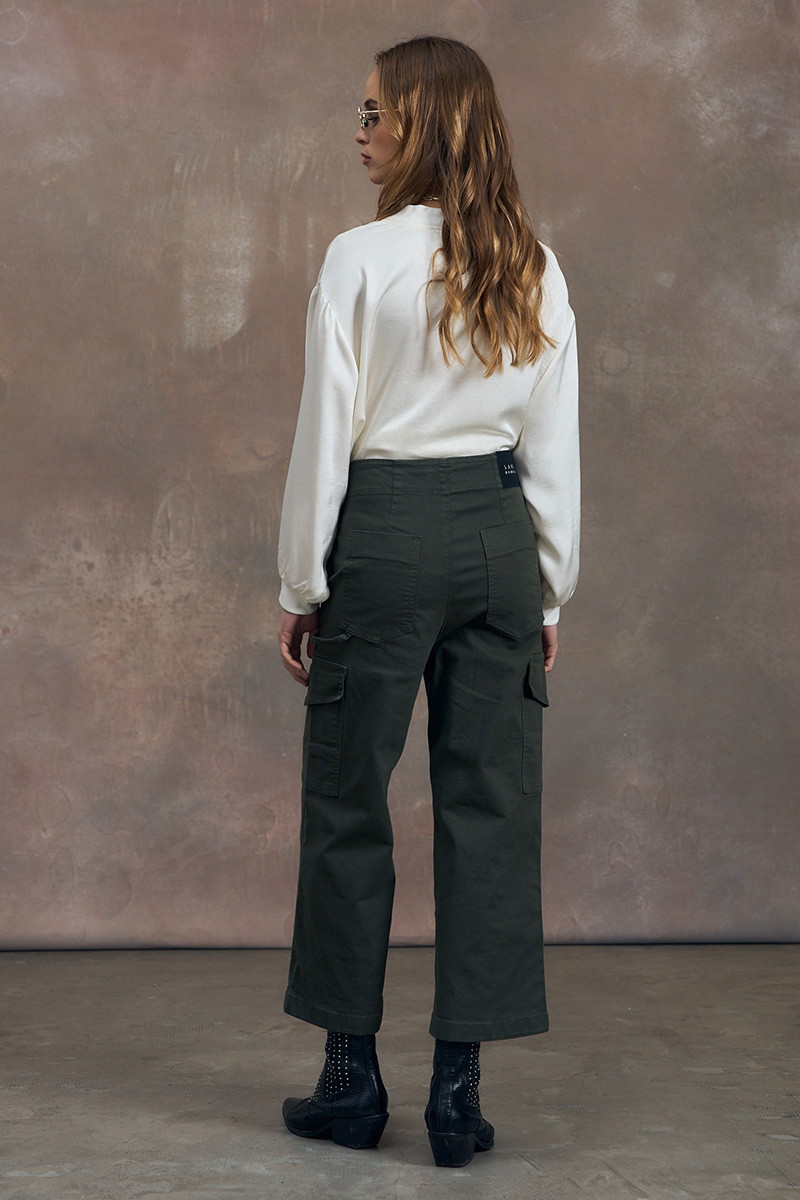 Cargo Crop Bela