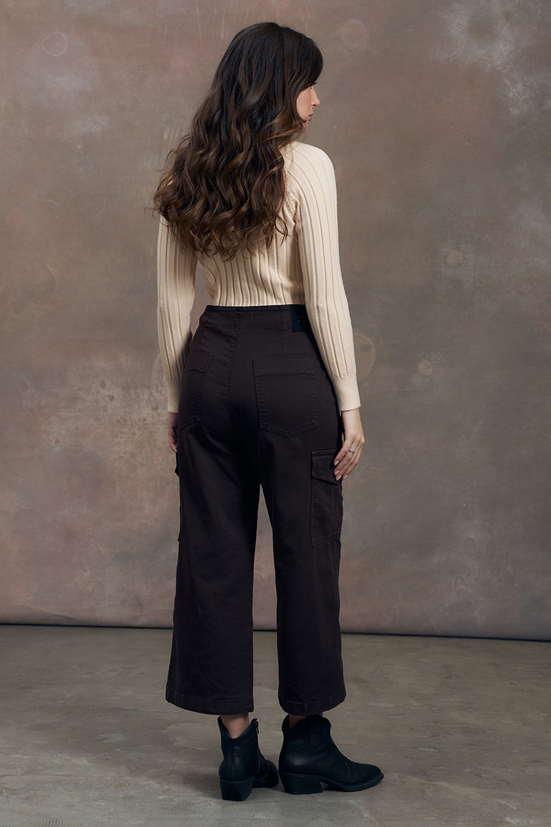 Cargo Crop Bela
