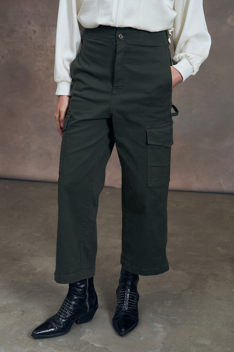 Cargo Crop Bela