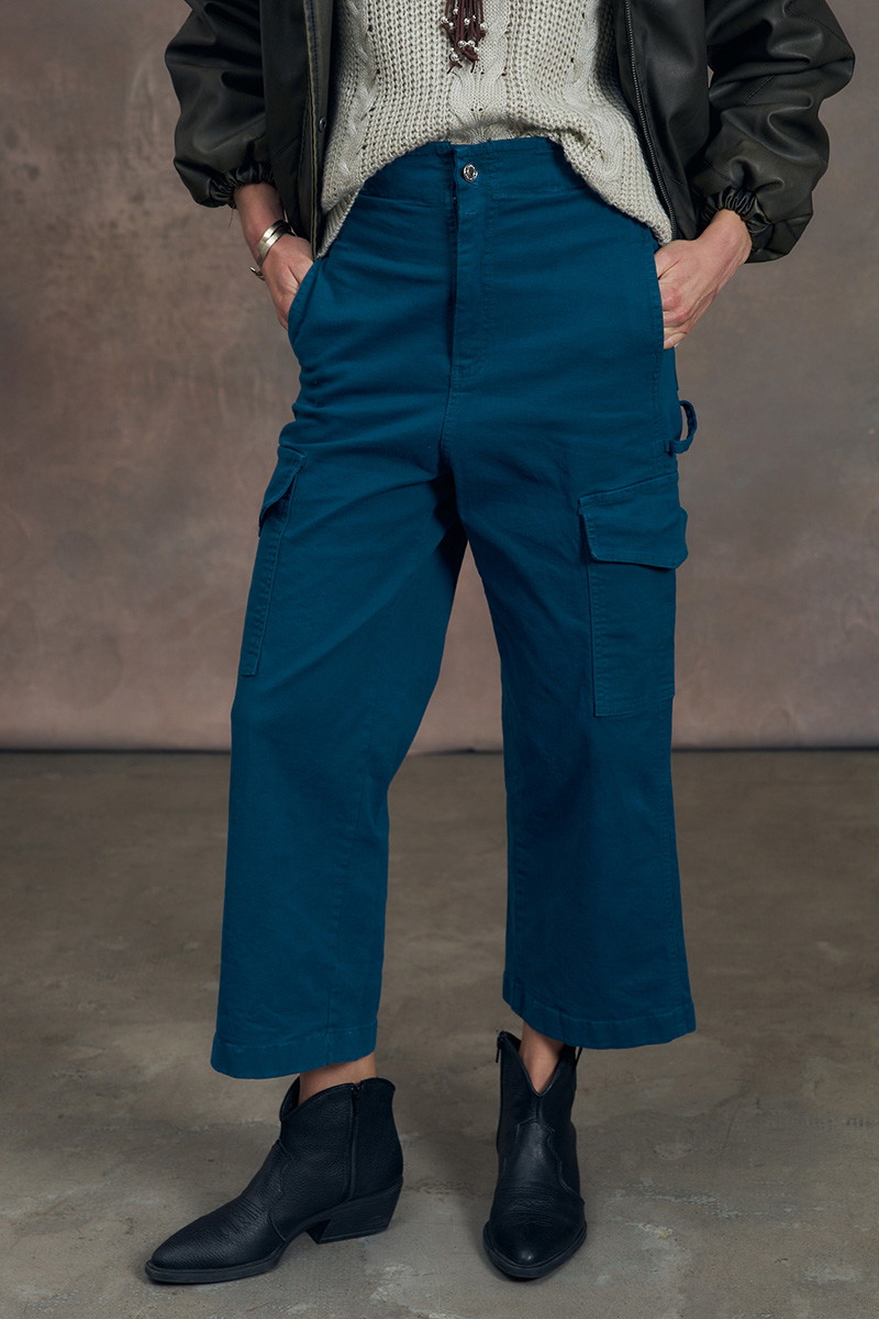Cargo Crop Bela