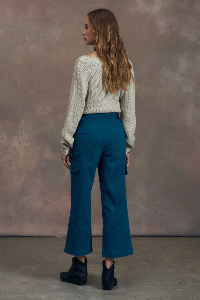 Cargo Crop Bela