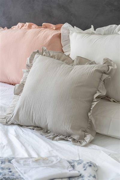 Almohadon Teñido con Volados 50x50